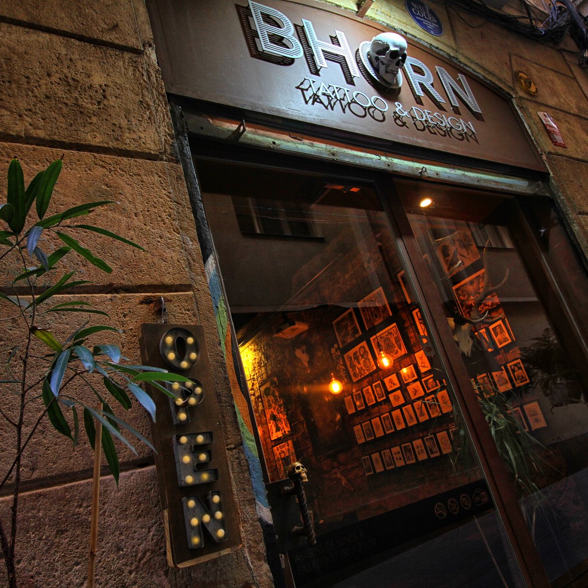 BHORN Tattoo & Design, Barcelona, Spanien